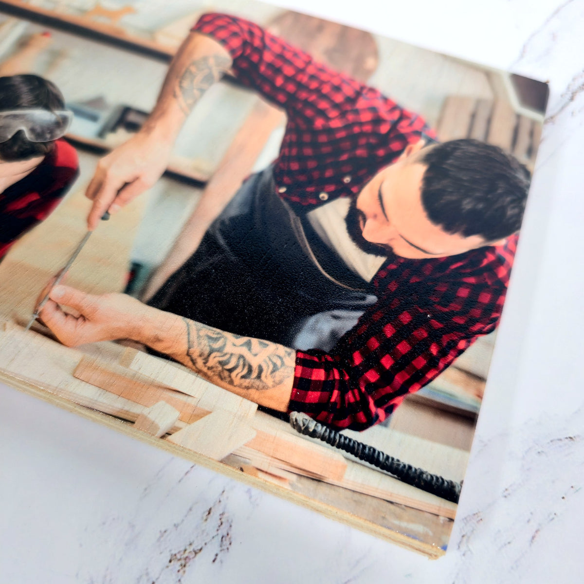 Edge and print detail of 5x7 Custom Photo Print on Wood (5x7 sample shown)